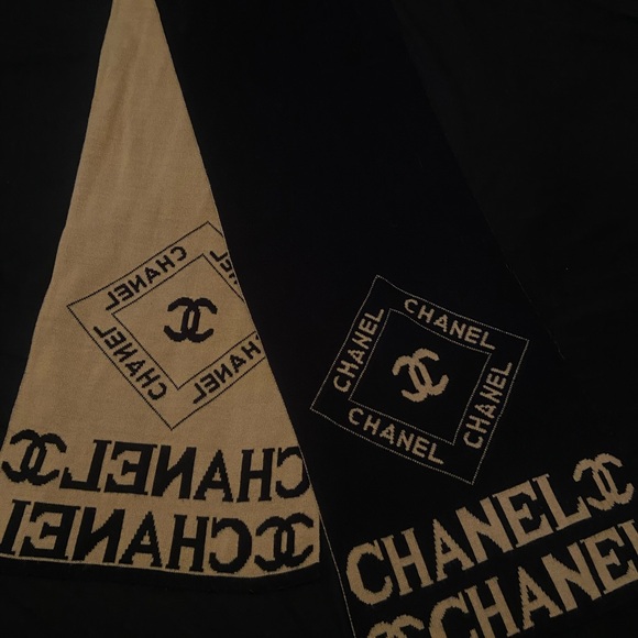 Vintage CHANEL scarf - Picture 4 of 4
